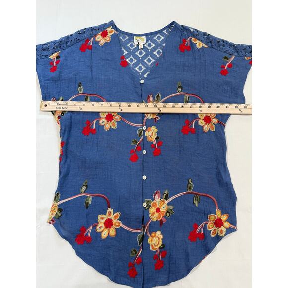Fig and Flower Top Embroidered Floral with Lace Yoke Size Small (066) - Picture 9 of 10